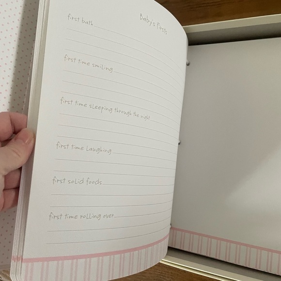 Hallmark baby memory book photo album - Picture 3 of 7